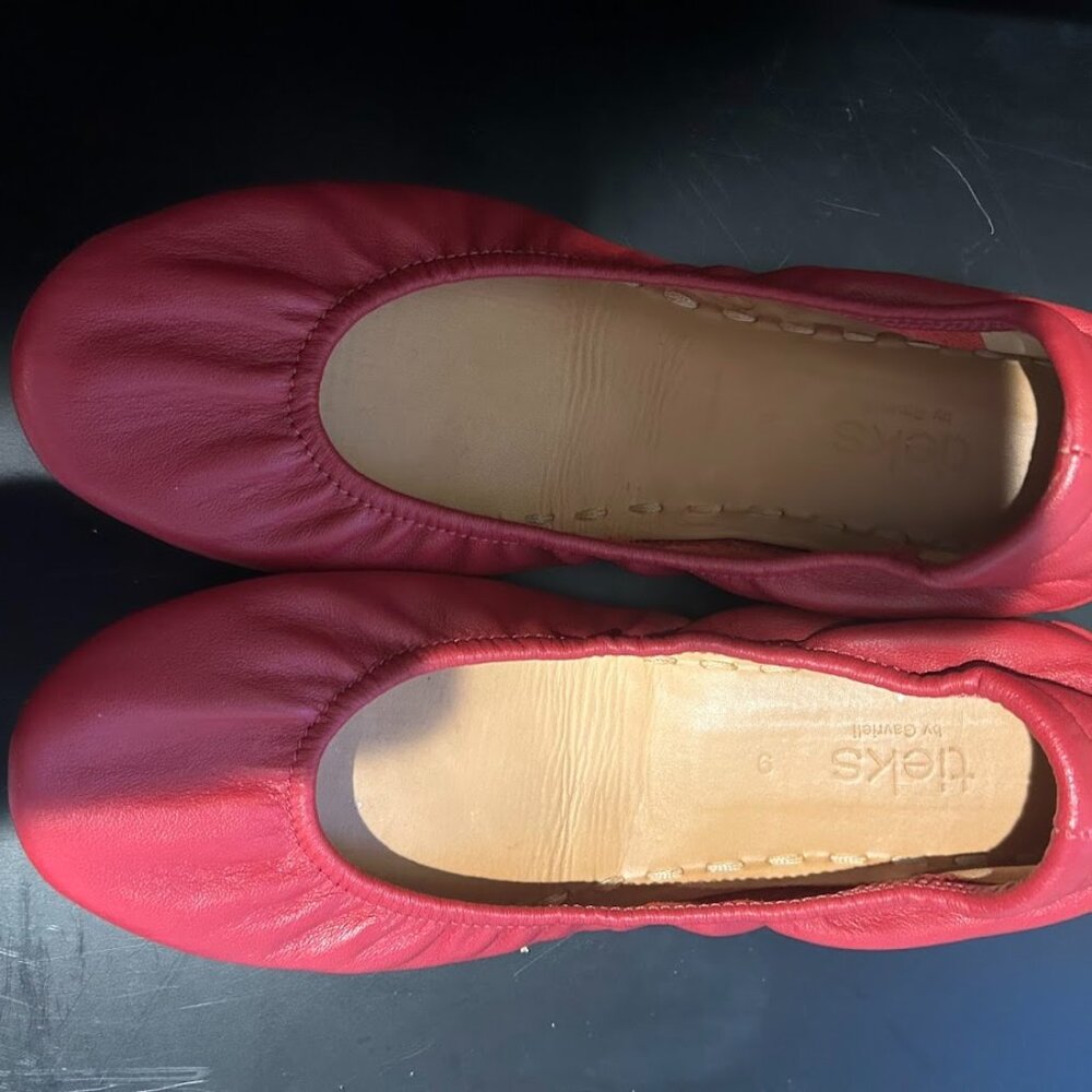 Red Tieks